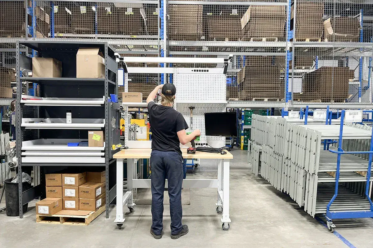 Rousseau workbench and workstation in a production facility